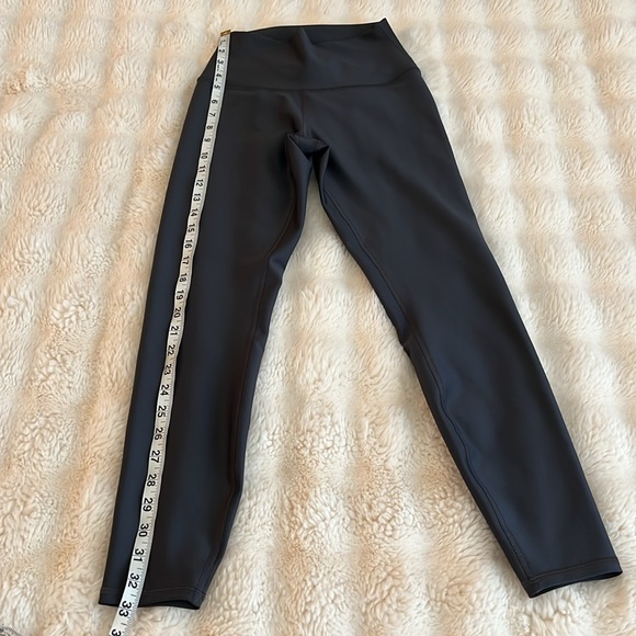 ALO Yoga High-Waist Airlift Leggings in XSmall - Picture 14 of 14